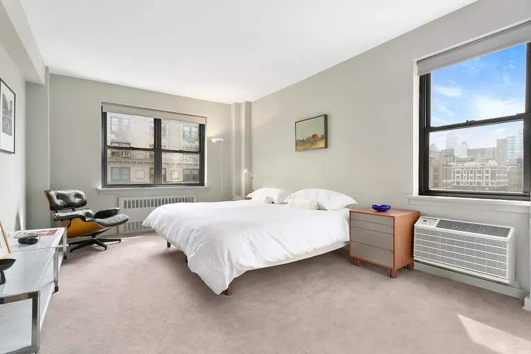 New York City Real Estate | View 11 Riverside Drive, 15FE | Corner Master Bedroom | View 2