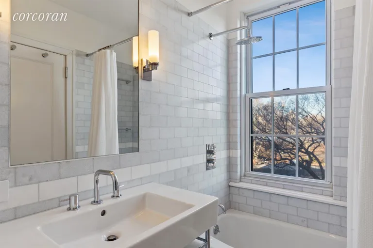 New York City Real Estate | View 1140 Fifth Avenue, 7B | Master Bathroom | View 7