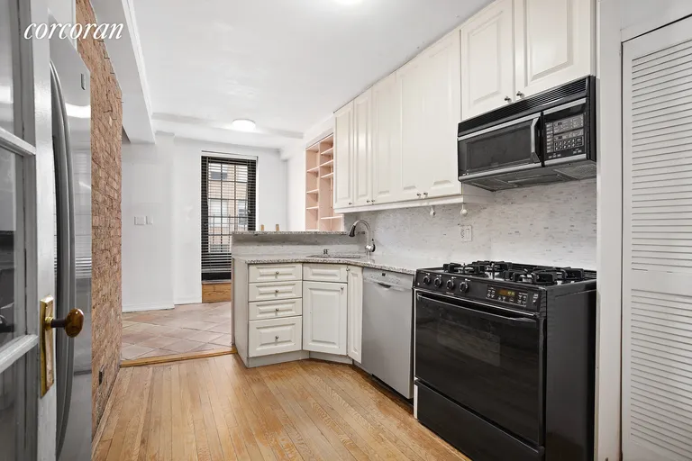 New York City Real Estate | View 220 East 73rd Street, 11H | room 4 | View 5