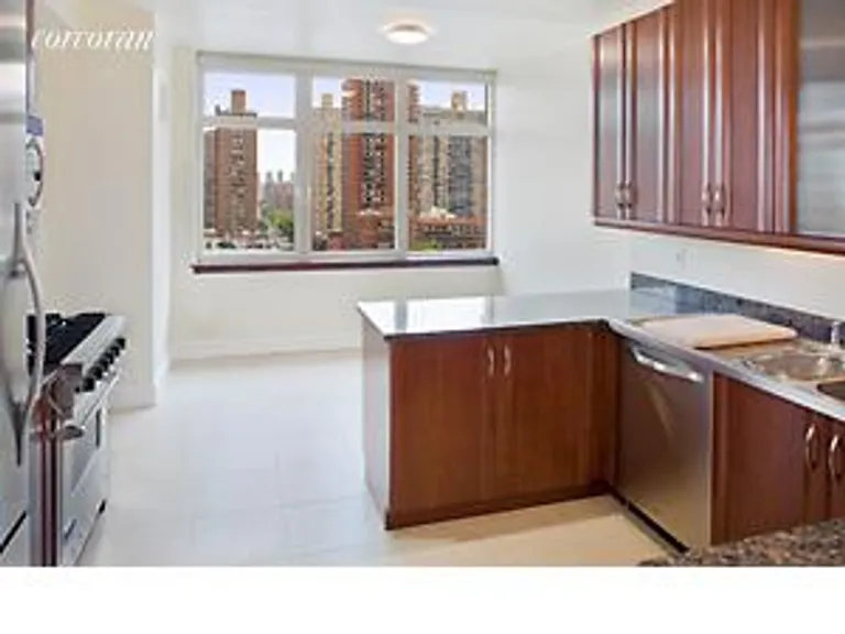New York City Real Estate | View 181 East 90th Street, 12C | Chef's Gourmet Kitchen | View 3