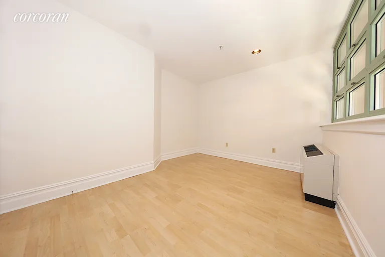 New York City Real Estate | View 19-19 24th Avenue, R111 | room 4 | View 5