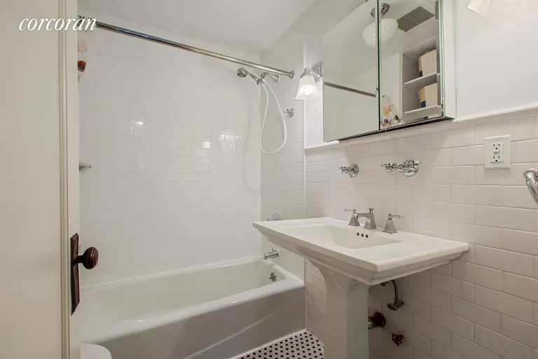 New York City Real Estate | View 274 West 95th Street, 123 | Bathroom | View 9