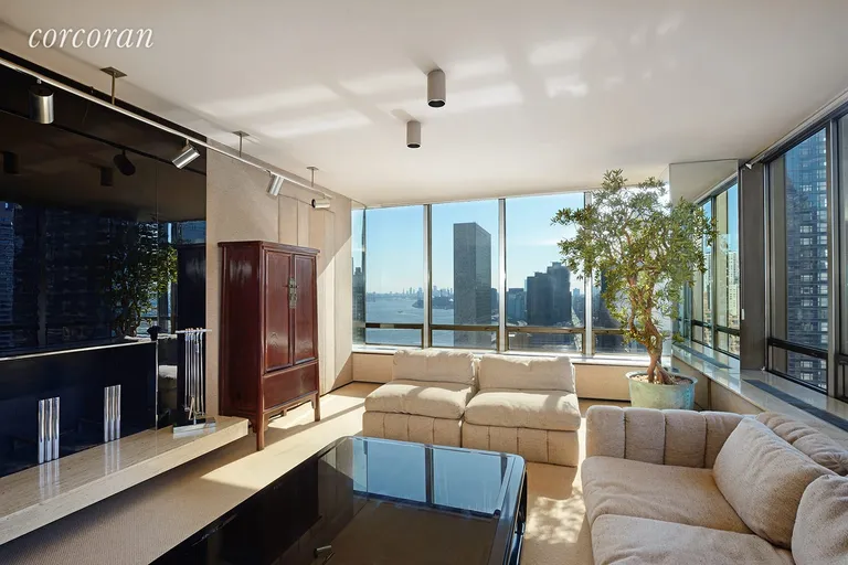 New York City Real Estate | View 860 United Nations Plaza, 31-32E | 5 Beds, 5 Baths | View 1