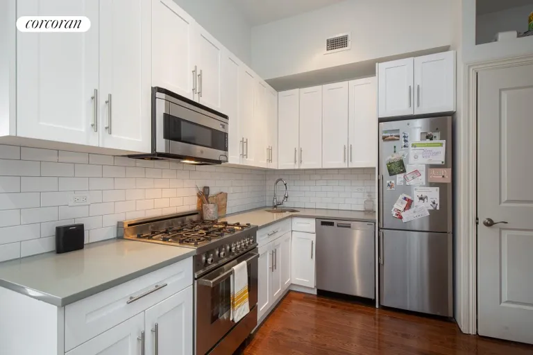 New York City Real Estate | View 871 Park Place, 2R | High-end renovation and appliances including w/d! | View 2