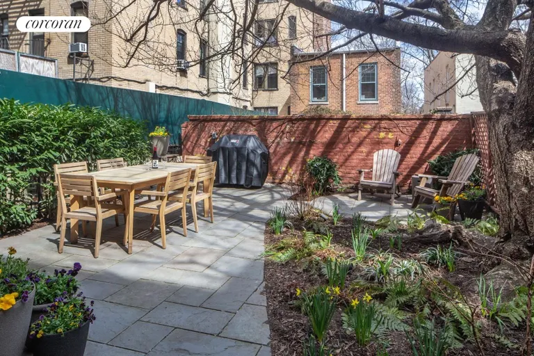 New York City Real Estate | View 283 Washington Avenue, 1 | Large and Lush Garden | View 12