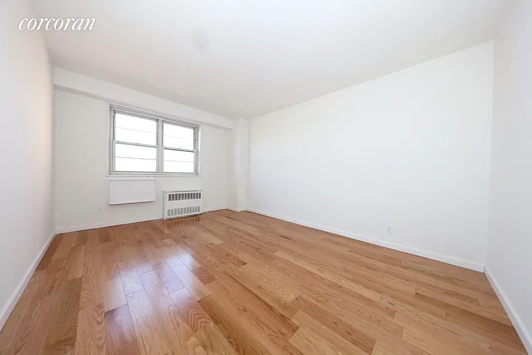 New York City Real Estate | View 47-50 59th Street, 8A | room 4 | View 5