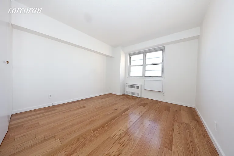 New York City Real Estate | View 47-50 59th Street, 8A | room 6 | View 7