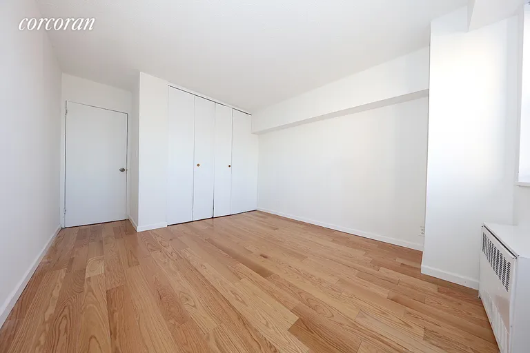 New York City Real Estate | View 47-50 59th Street, 8A | room 7 | View 8