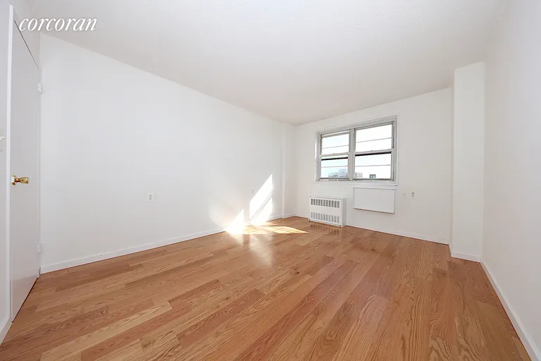 New York City Real Estate | View 47-50 59th Street, 9-F | room 3 | View 4