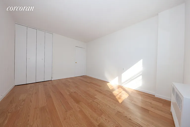 New York City Real Estate | View 47-50 59th Street, 9-F | room 4 | View 5