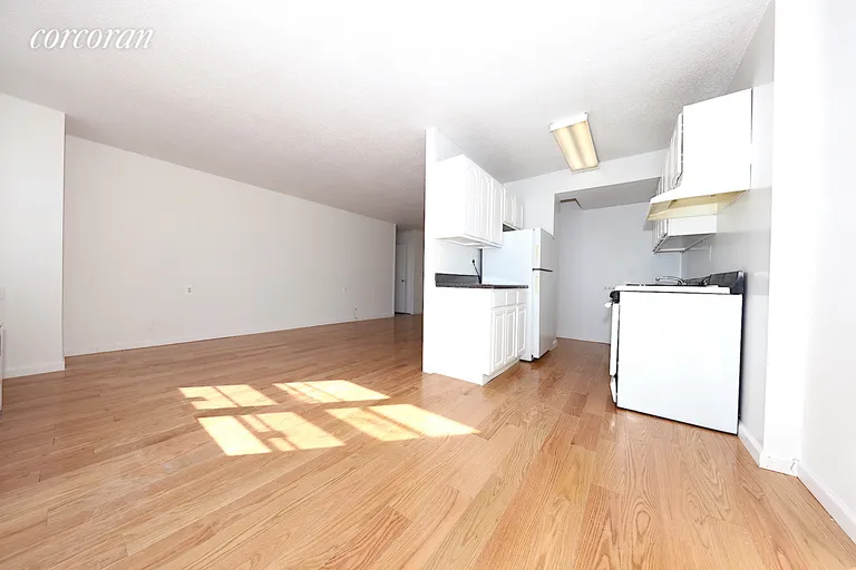 New York City Real Estate | View 47-50 59th Street, 9-F | room 2 | View 3