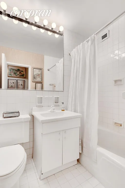 New York City Real Estate | View 75 East End Avenue, 7D | room 5 | View 6
