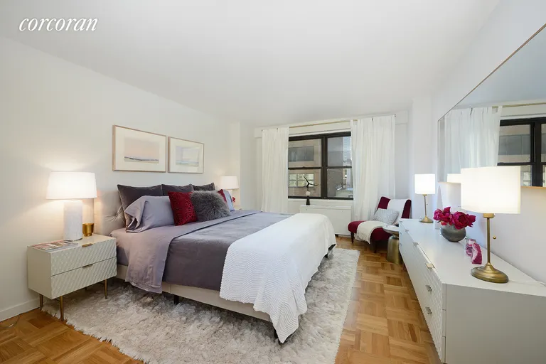 New York City Real Estate | View 200 East 74th Street, 8A | room 3 | View 4
