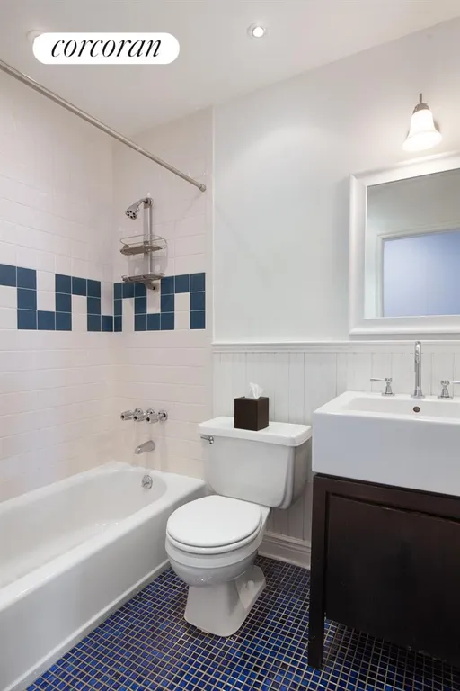 New York City Real Estate | View 59 Park Place, 4 | Bathroom | View 3