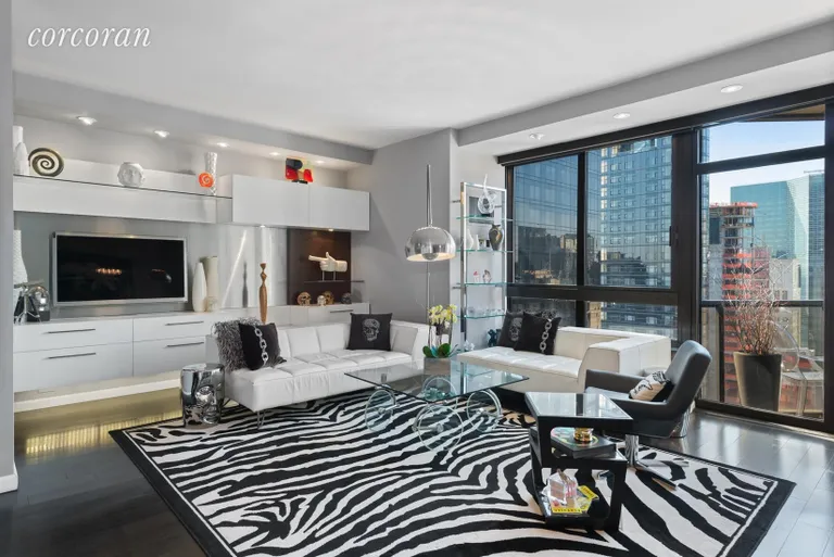 New York City Real Estate | View 100 United Nations Plaza, 40C | 2 Beds, 2 Baths | View 1