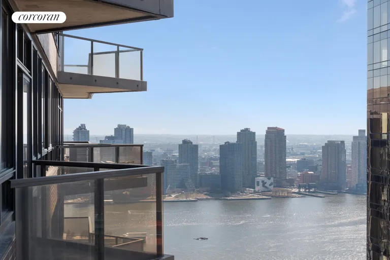 New York City Real Estate | View 100 United Nations Plaza, 40C | East River views from both balconies | View 12