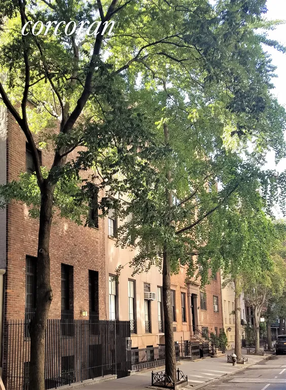 New York City Real Estate | View 24 Fifth Avenue, 1623/1624 | Picture-perfect Greenwich Village! | View 8