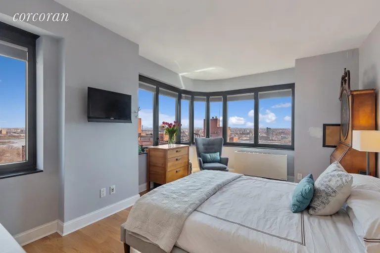 New York City Real Estate | View 52 East End Avenue, 23A | room 3 | View 4