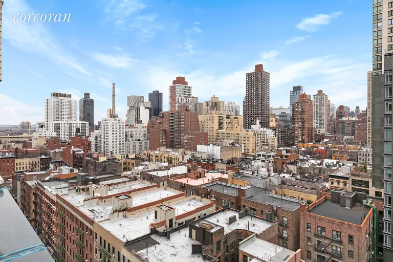 New York City Real Estate | View 301 East 78th Street, 16B | 10 | View 5