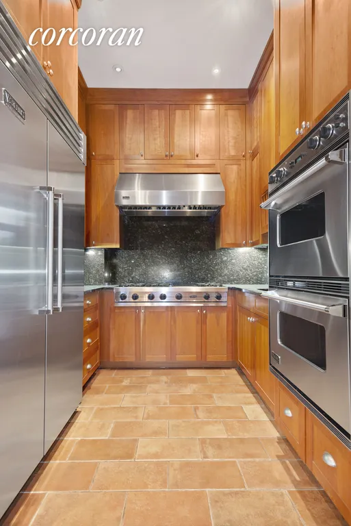 New York City Real Estate | View 25 Beekman Place, PL3 | Chef's Kitchen  | View 6