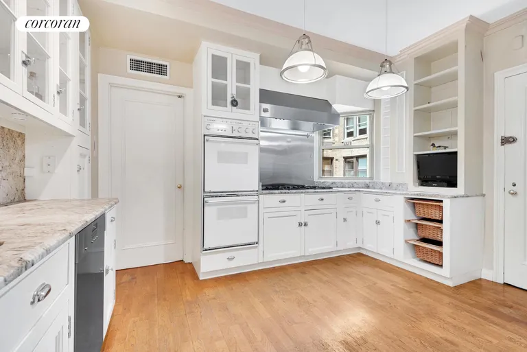 New York City Real Estate | View 1192 Park Avenue, 8B | Charming eat-in kitchen | View 9