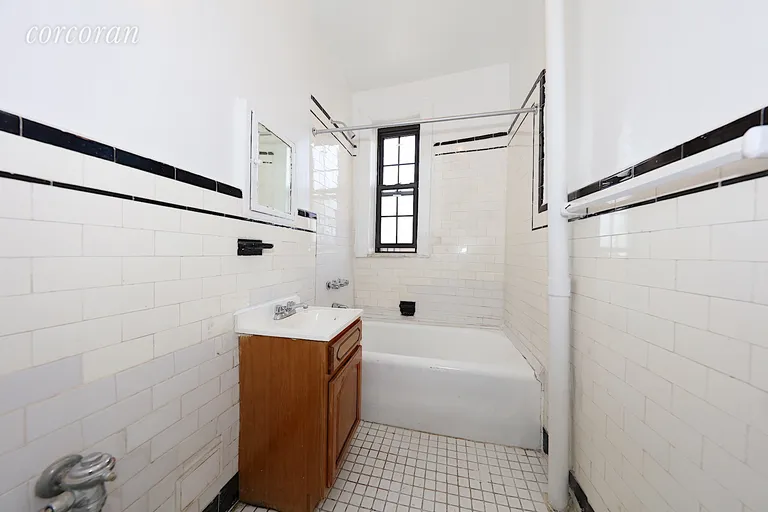 New York City Real Estate | View 26-80 30th Street, 4M | room 9 | View 10