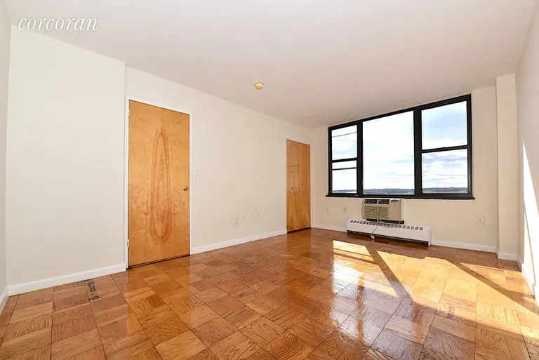 New York City Real Estate | View 235 South Lexington Avenue, 12G | room 3 | View 4