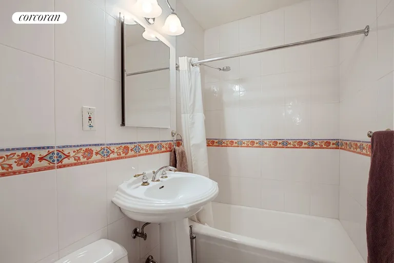New York City Real Estate | View 616 East 18th Street, 4M | 2nd bath with tub and shower | View 6