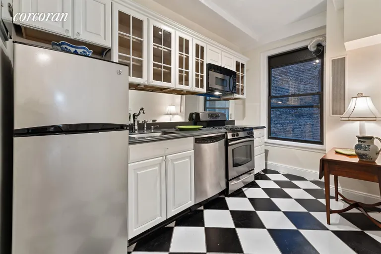 New York City Real Estate | View 146 East 49th Street, 4B | Kitchen | View 10