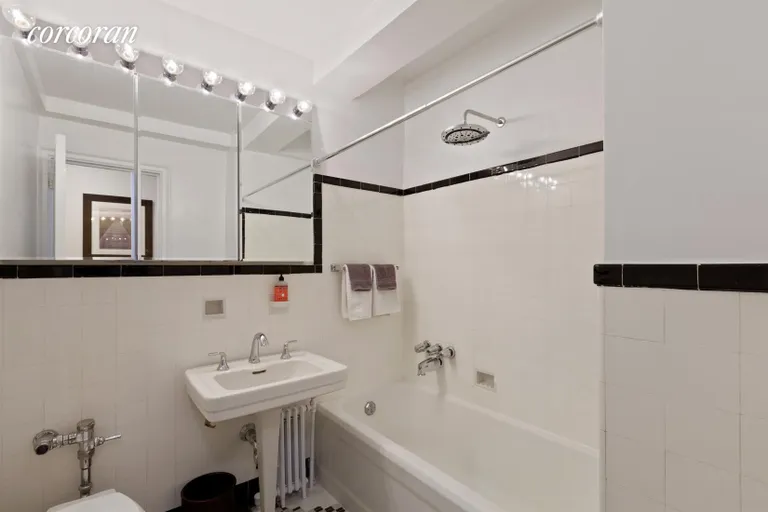 New York City Real Estate | View 101 Lafayette Avenue, 7C | Bathroom | View 18