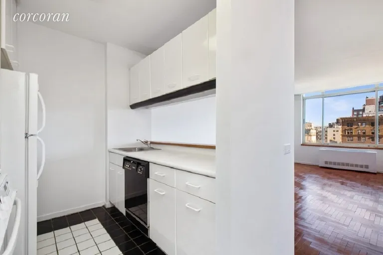 New York City Real Estate | View 2373 Broadway, 1624 | room 2 | View 3