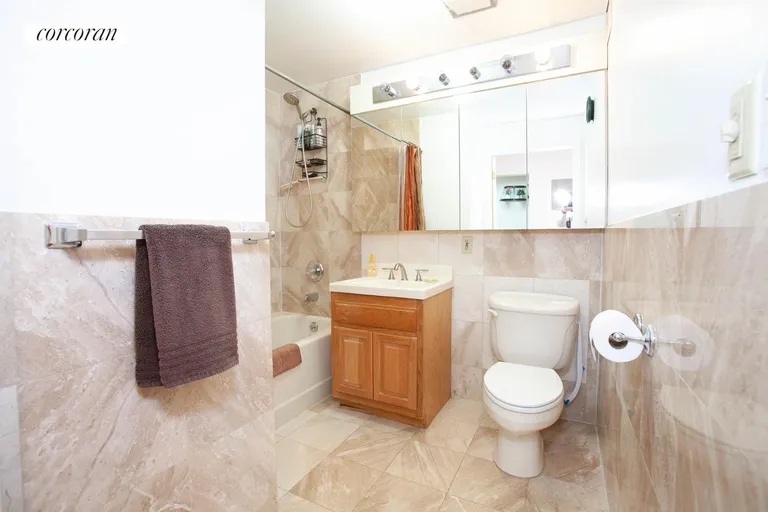 New York City Real Estate | View 1630 Madison Avenue, 3B | Large Bathroom | View 6