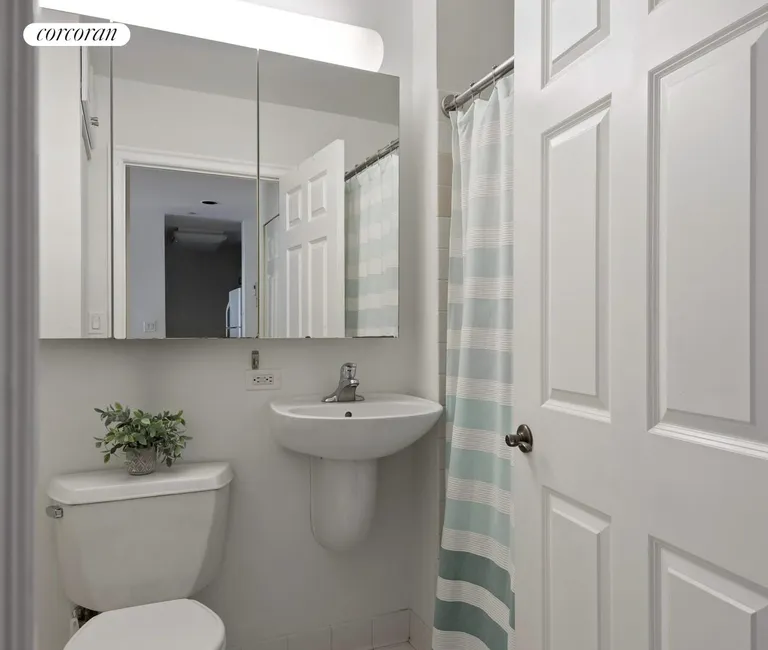 New York City Real Estate | View 1400 Fifth Avenue, 5A | Bathroom | View 6