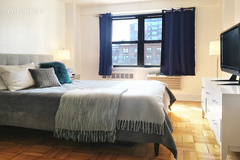 New York City Real Estate | View 301 East 63rd Street, 14E | room 4 | View 5