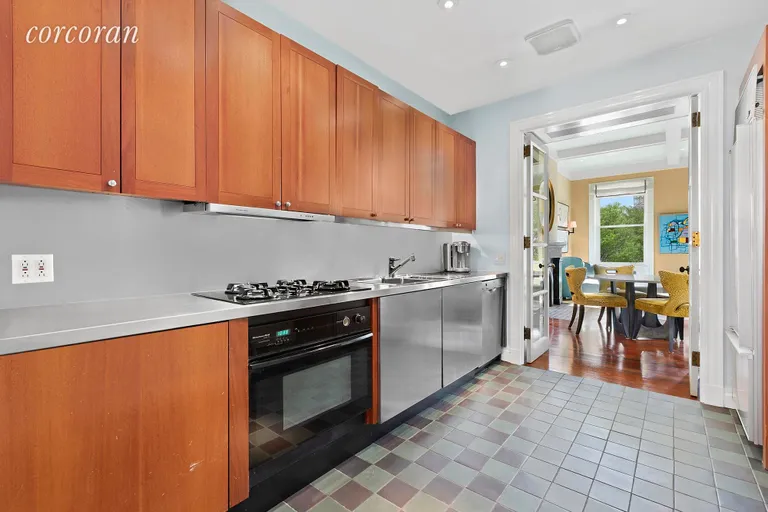 New York City Real Estate | View 3 Gramercy Park West, 2 FL | kitchen | View 5