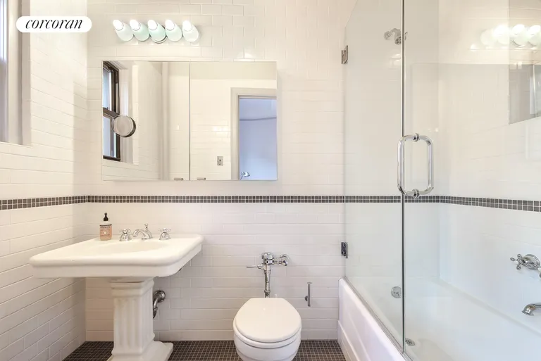 New York City Real Estate | View 302 West 86th Street, 10B | Windowed full bathroom | View 12