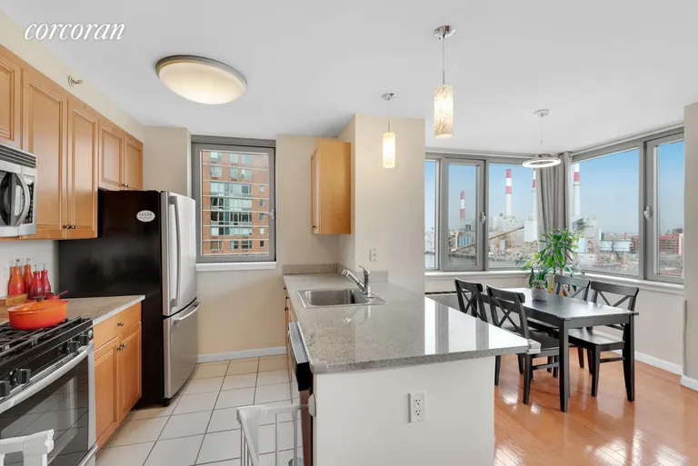 New York City Real Estate | View 425 Main Street, 12M | room 2 | View 3