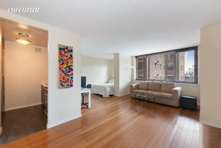 New York City Real Estate | View 2000 Broadway, 6C | Living Room | View 6
