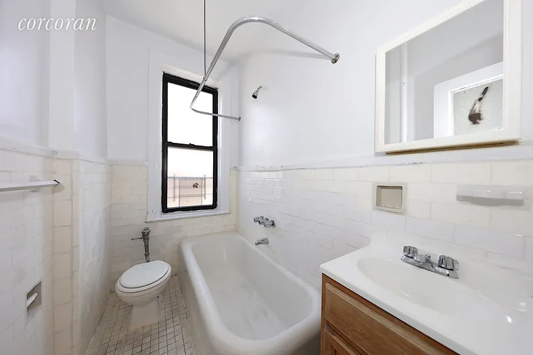 New York City Real Estate | View 31-50 33rd Street, 8B | room 10 | View 11