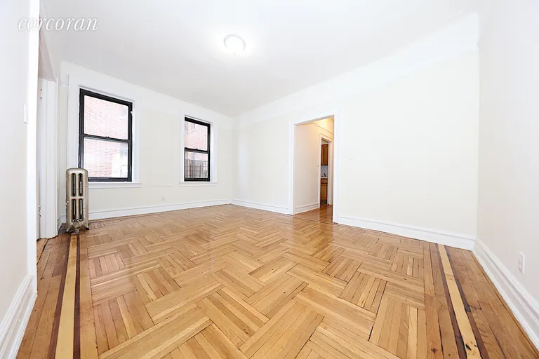 New York City Real Estate | View 31-50 33rd Street, 8B | room 2 | View 3