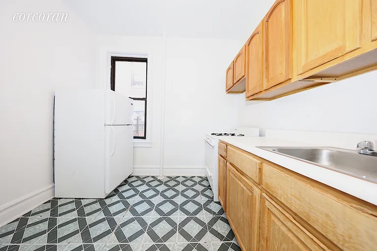 New York City Real Estate | View 31-50 33rd Street, 8B | room 9 | View 10