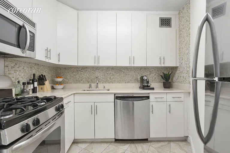 New York City Real Estate | View 30 West 63rd Street, 14K | room 1 | View 2