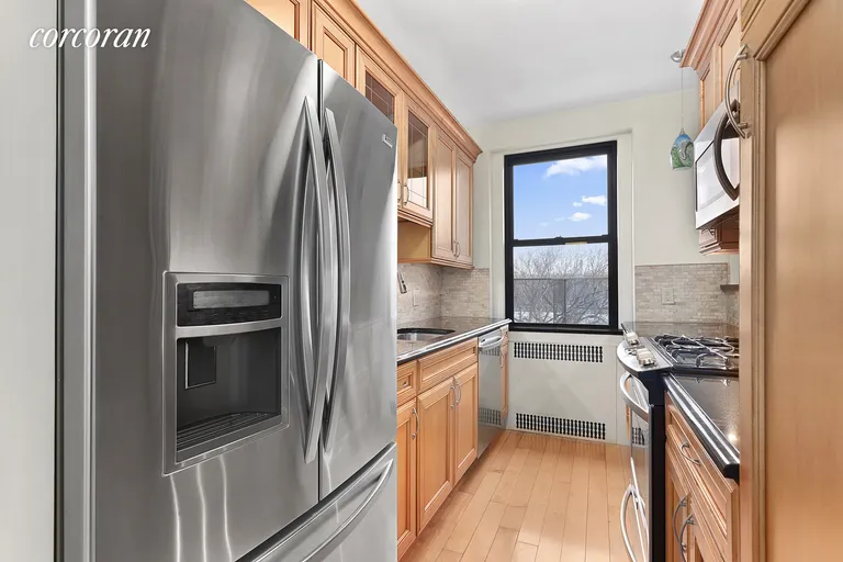 New York City Real Estate | View 50 Lefferts Avenue, 5S | Gorgeous Custom Kitchen | View 4
