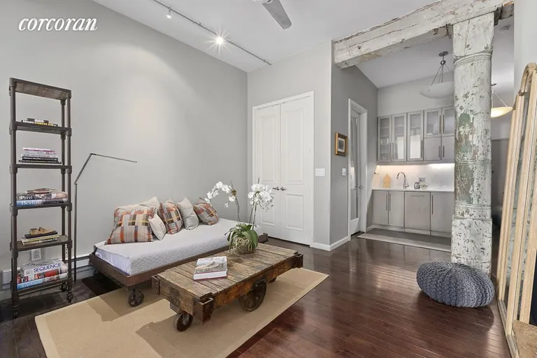 New York City Real Estate | View 23 Waverly Place, 5Y | room 1 | View 2