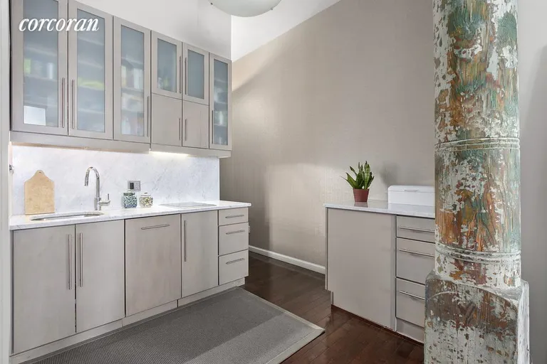 New York City Real Estate | View 23 Waverly Place, 5Y | room 3 | View 4