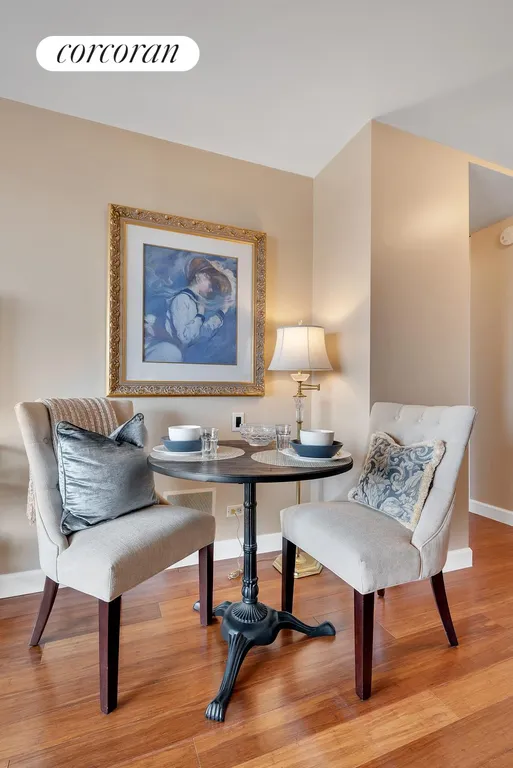 New York City Real Estate | View 45 East 25th Street, 28A | PLENTY OF ROOM FOR DINING! | View 4