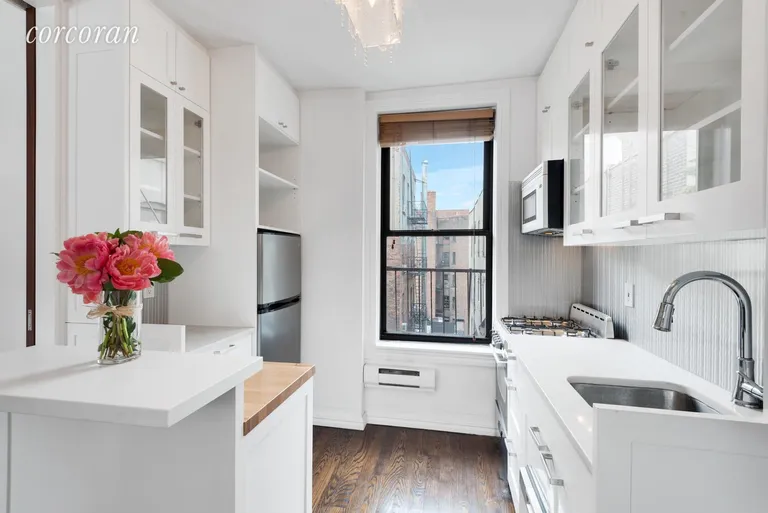 New York City Real Estate | View 199 Prince Street, 23 | room 2 | View 3