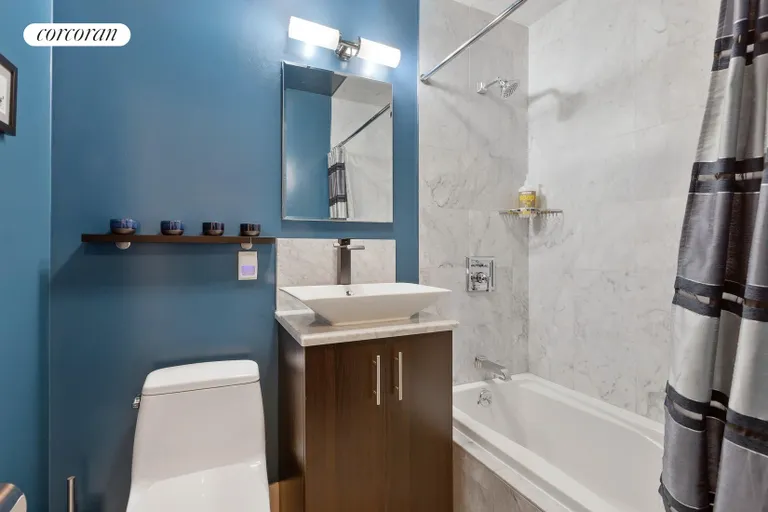 New York City Real Estate | View 485 18th Street, PH | Downstairs bath with soaking tub | View 6