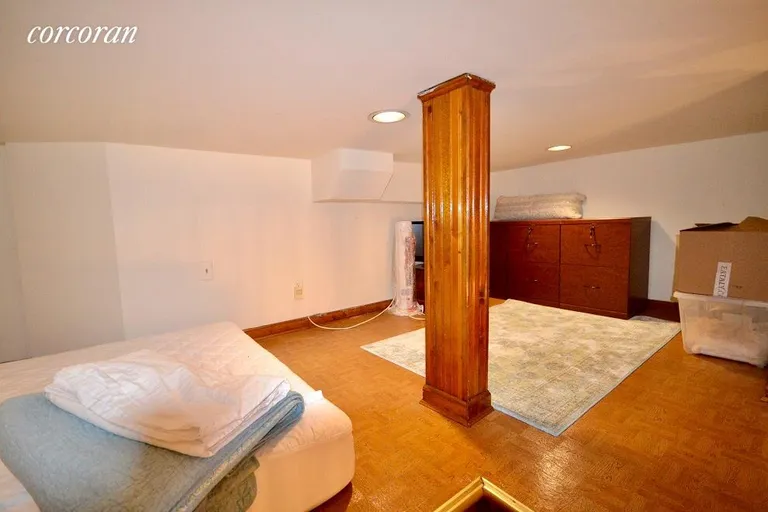 New York City Real Estate | View 38 West 69th Street, 1B | Huge amount of room in loft | View 9