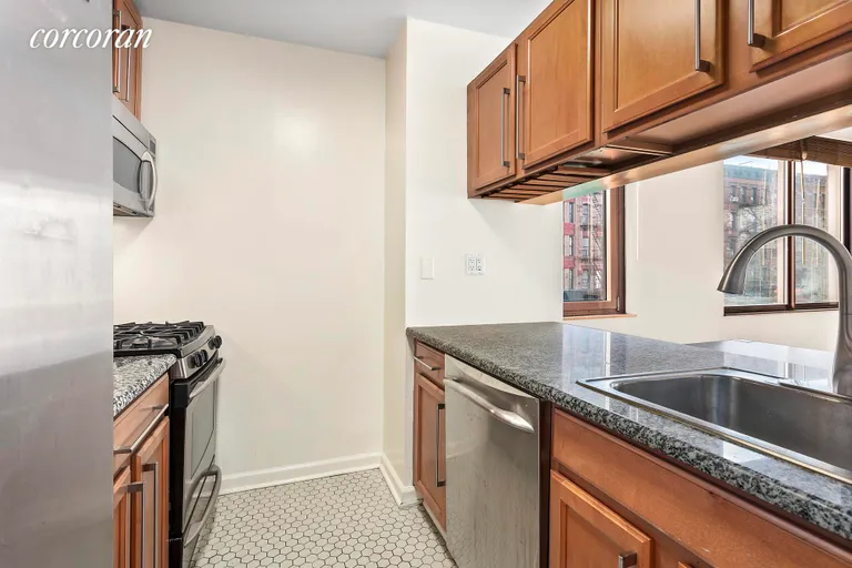 New York City Real Estate | View 393 West 49th Street, 2R | 2 | View 3